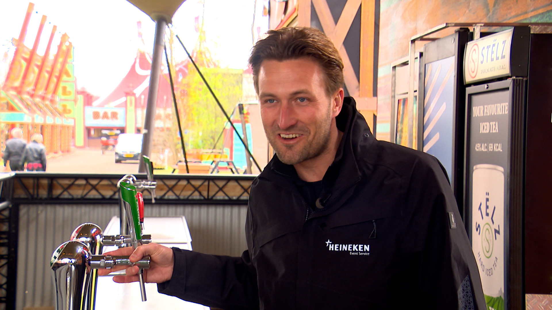HOE..? - Waarom bier op festivals (bijna) nooit opraakt
